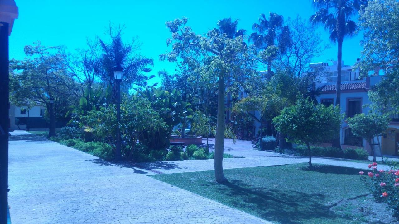 Hospederia V Centenario Estepona Luaran gambar