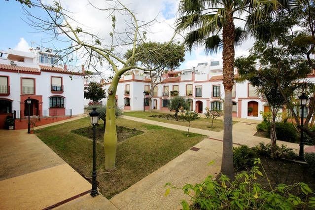 Hospederia V Centenario Estepona Luaran gambar